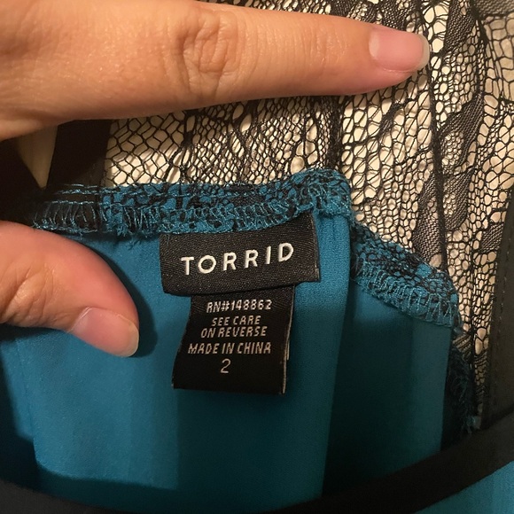 Torrid Teal Sleeveless Women's Top - Picture 2 of 3